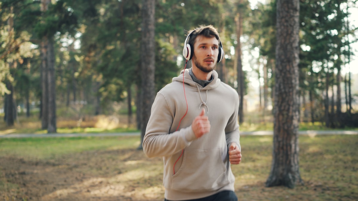 Outdoor cardiovascular fitness activity